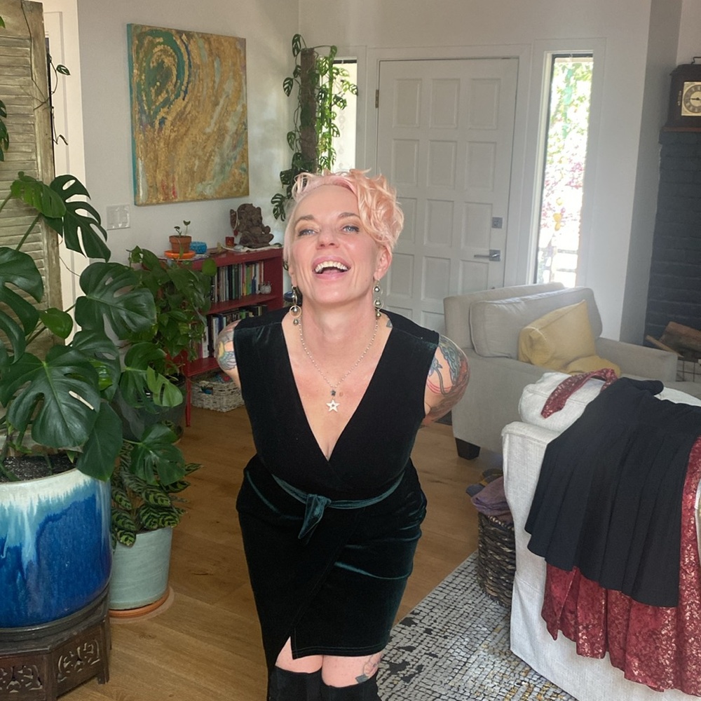 Holiday Emerald green dress - Picture 4 of 6